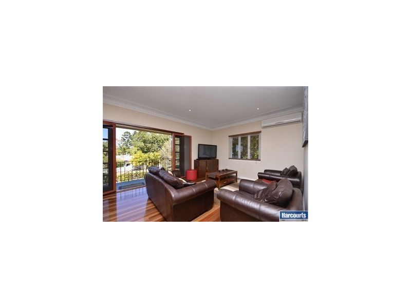 32 Watcombe Street, Wavell Heights QLD 4012