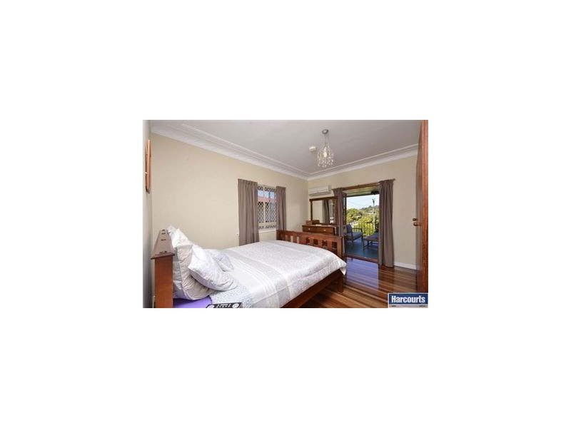 32 Watcombe Street, Wavell Heights QLD 4012