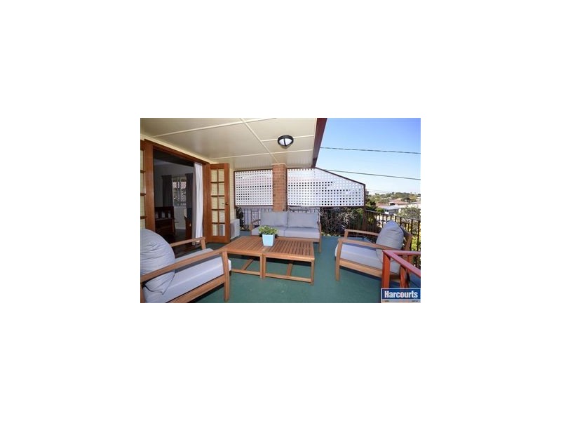 32 Watcombe Street, Wavell Heights QLD 4012
