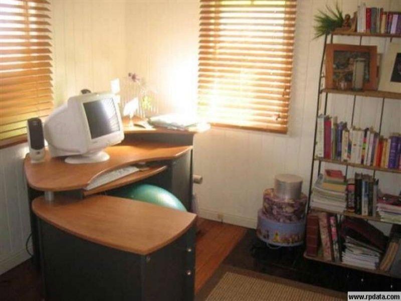 2 Brook Street, Hendra QLD 4011