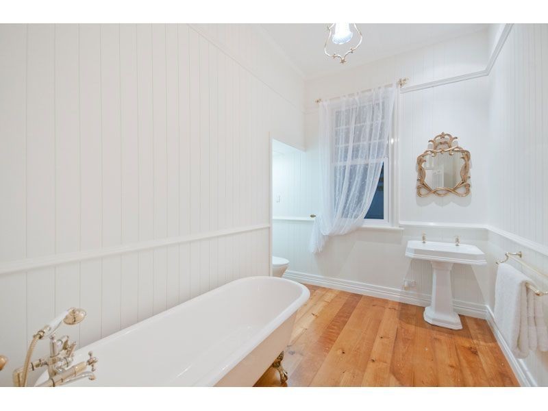 135 Crosby Road, Hamilton QLD 4007