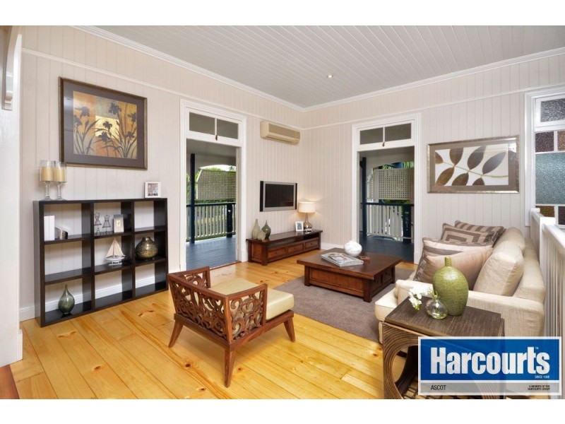 11 Balowrie Street, Hamilton QLD 4007