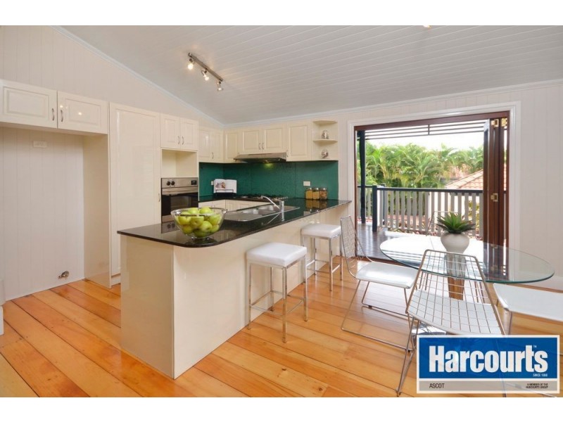 11 Balowrie Street, Hamilton QLD 4007