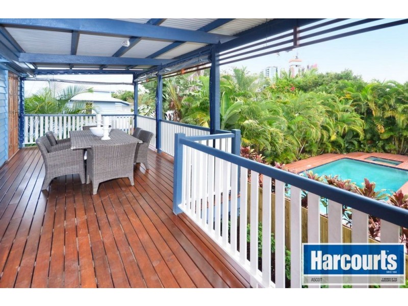 11 Balowrie Street, Hamilton QLD 4007