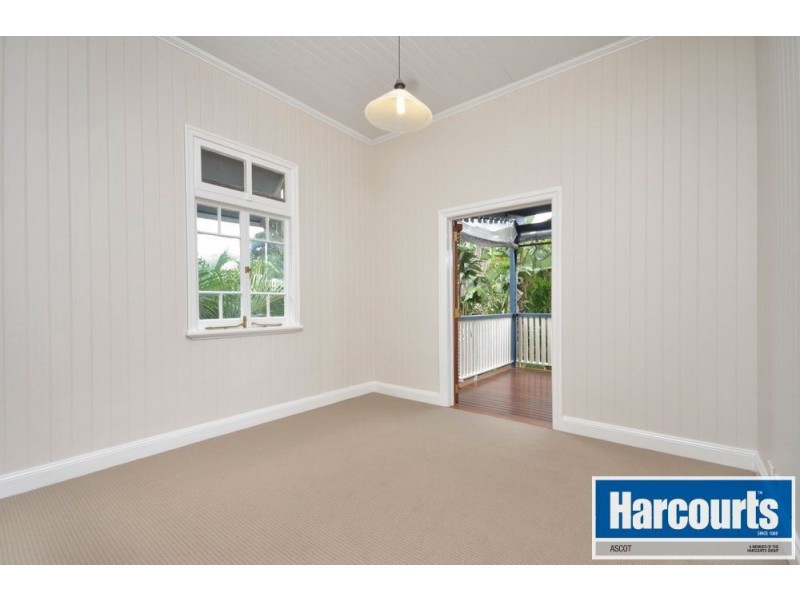 11 Balowrie Street, Hamilton QLD 4007