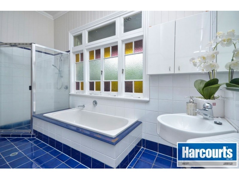 11 Balowrie Street, Hamilton QLD 4007