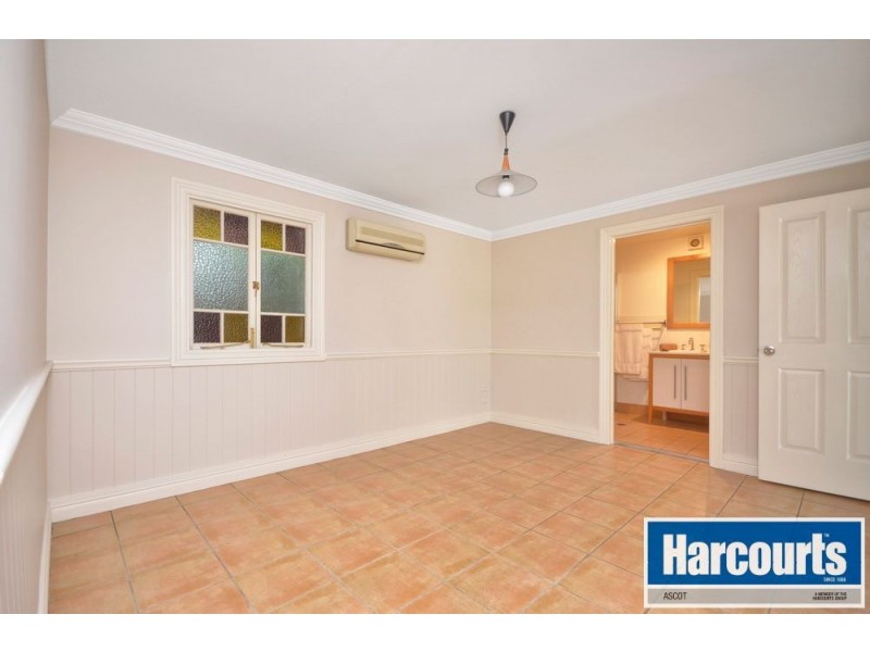 11 Balowrie Street, Hamilton QLD 4007