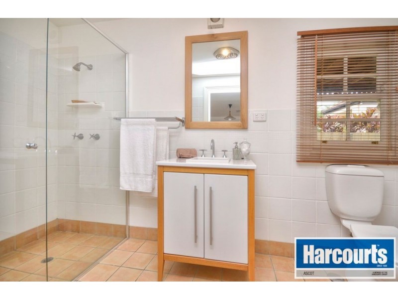 11 Balowrie Street, Hamilton QLD 4007