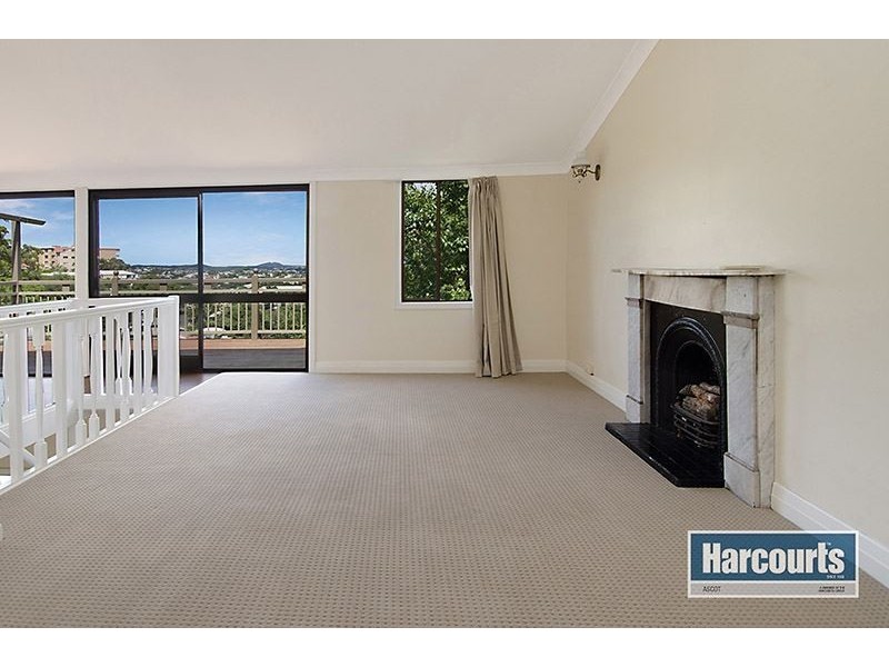 11 Ludlow Street, Hamilton QLD 4007