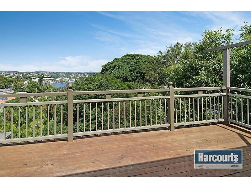 11 Ludlow Street, Hamilton QLD 4007