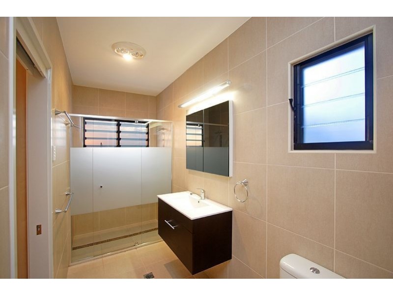 33 Hutton Street, Clayfield QLD 4011