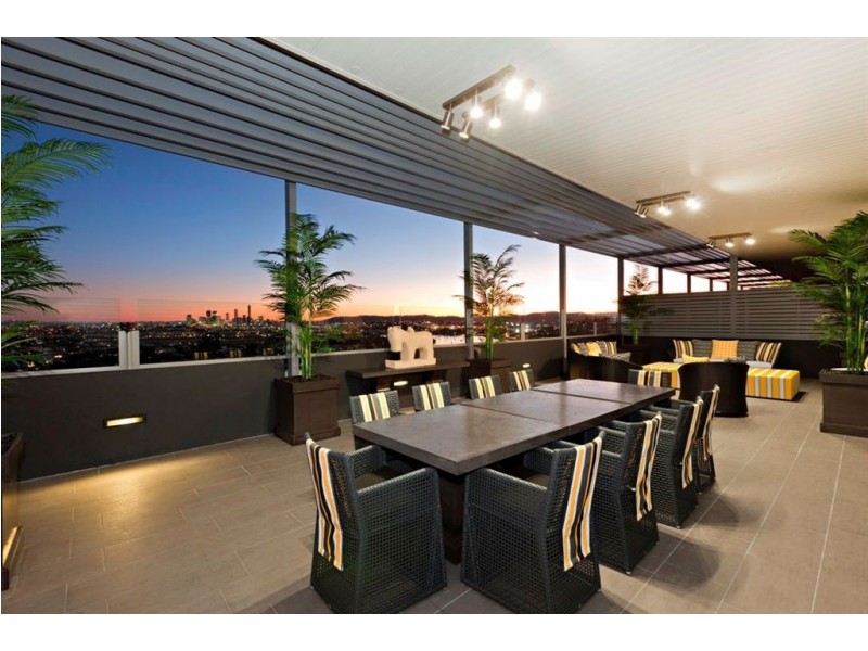 12106/8 Harbour Rd, Hamilton QLD 4007