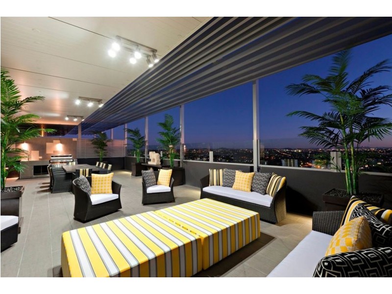 12106/8 Harbour Rd, Hamilton QLD 4007