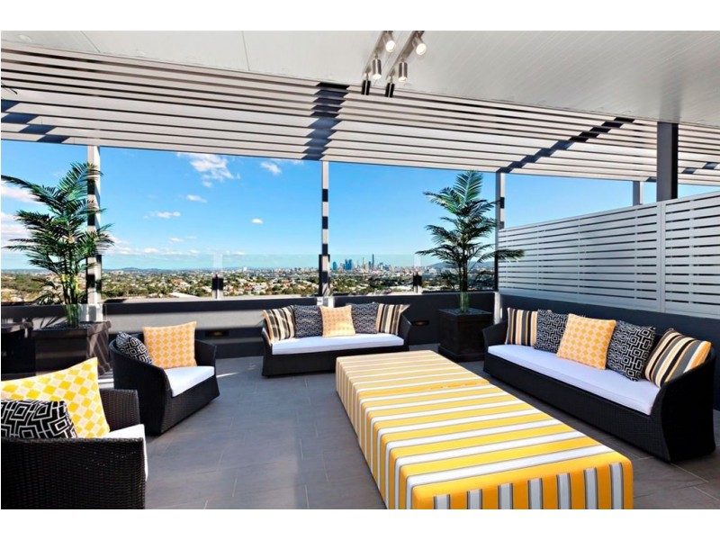 12106/8 Harbour Rd, Hamilton QLD 4007