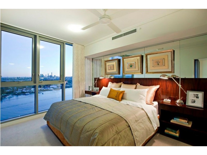 12106/8 Harbour Rd, Hamilton QLD 4007