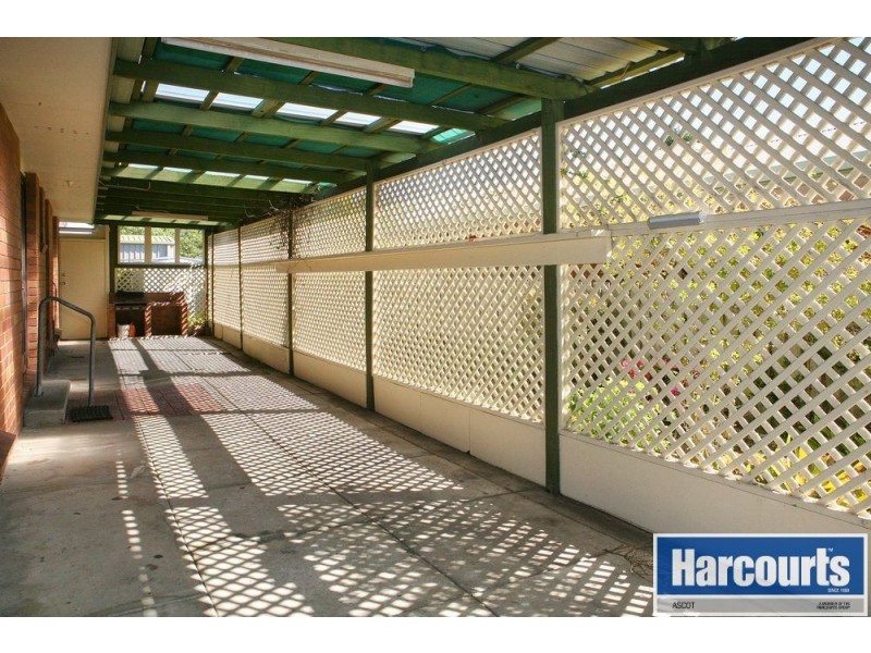 2 Moatah Drive, Beachmere QLD 4510