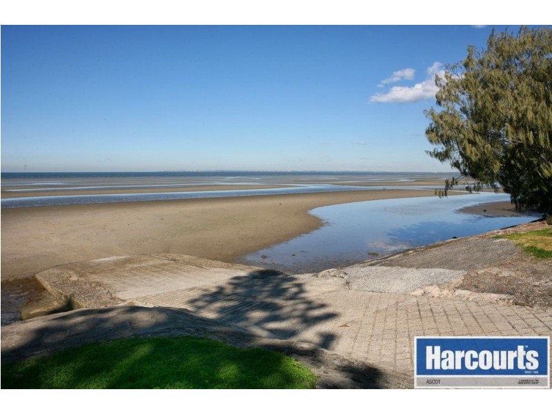 2 Moatah Drive, Beachmere QLD 4510