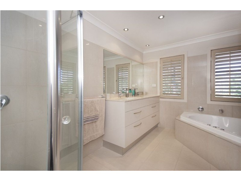 24 McIntyre Street, Hendra QLD 4011