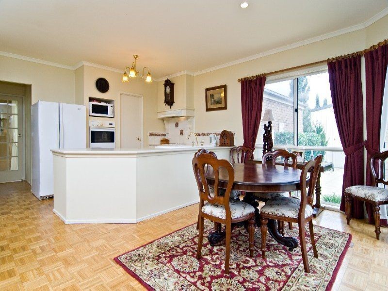 4 Riverine Court, Samford Valley QLD 4520