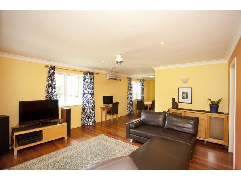 27 Bathurst Street, Red Hill QLD 4059