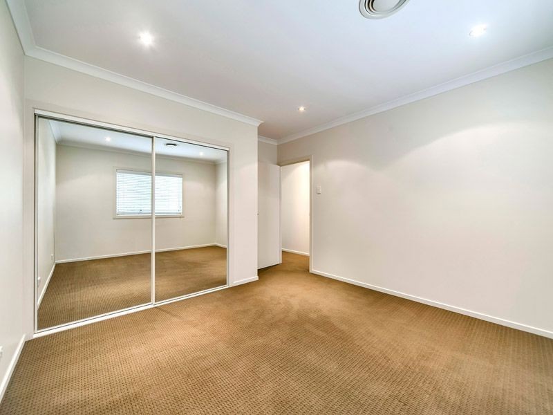 16 Hants Street, Hamilton QLD 4007