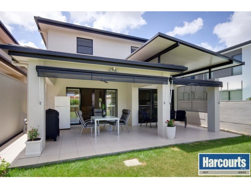 18 Bowman Street, Hendra QLD 4011