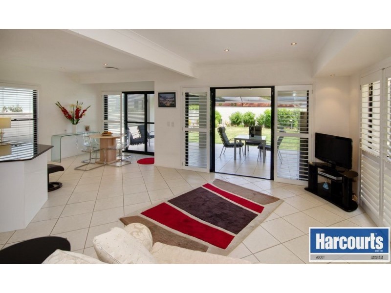 18 Bowman Street, Hendra QLD 4011