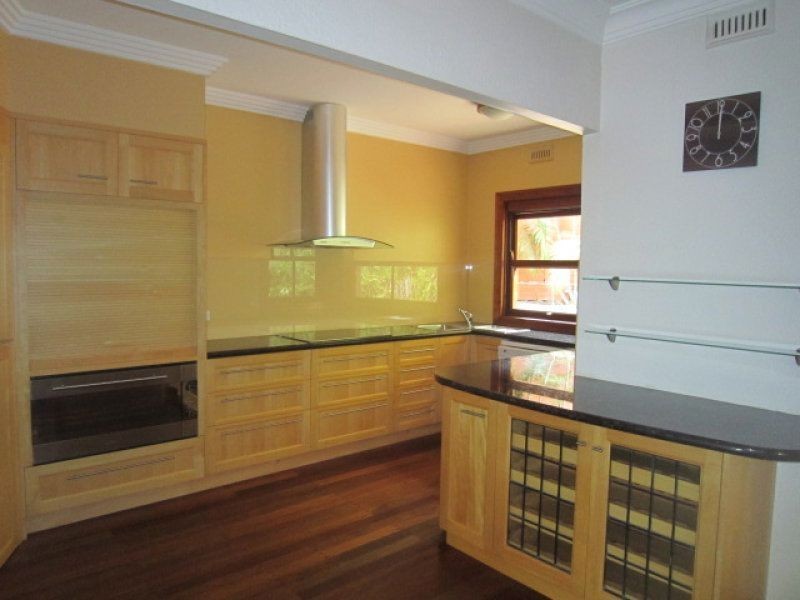 5 Arran Ave, Hamilton QLD 4007