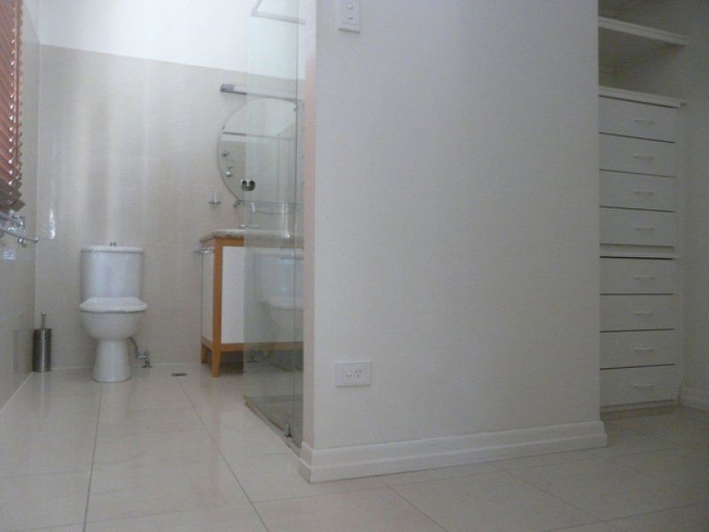 5 Arran Ave, Hamilton QLD 4007