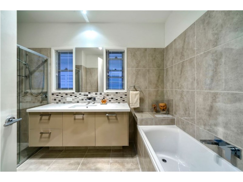 27 Burilda Street, Hendra QLD 4011