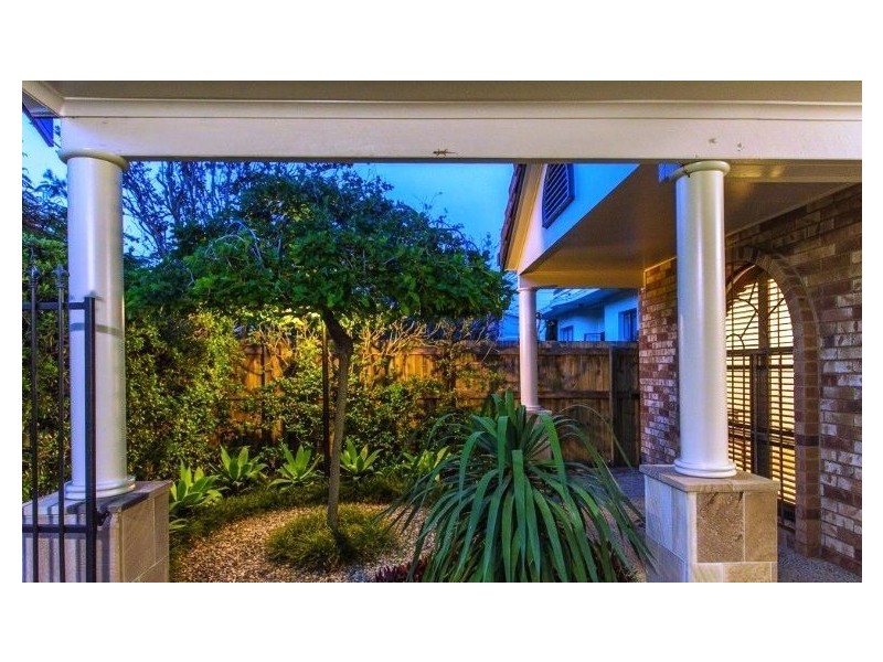 39 Sparkes Avenue, Hamilton QLD 4007