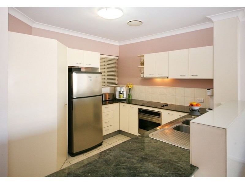 2/102 Racecourse Road, Ascot QLD 4007