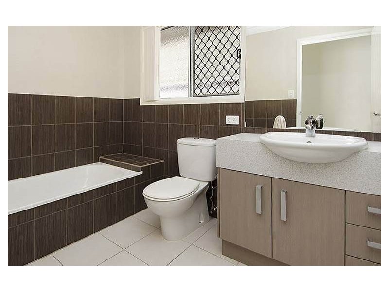 56 Serpentine Rd, Pinkenba QLD 4008