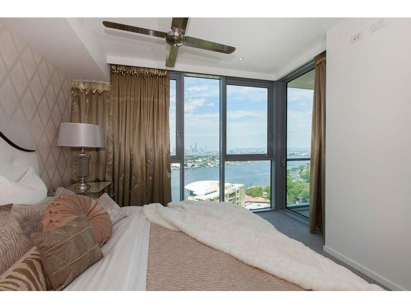 31702/8 Harbour Road, Hamilton QLD 4007