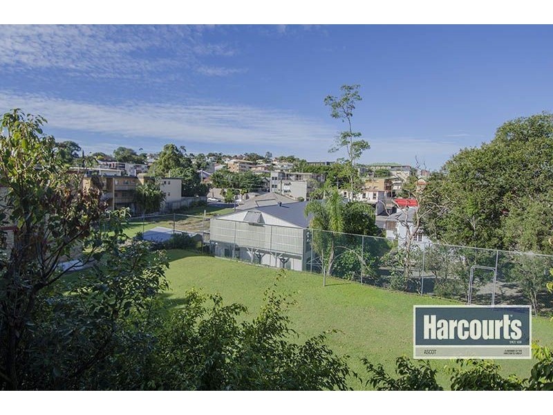 37 Riverton Street, Clayfield QLD 4011