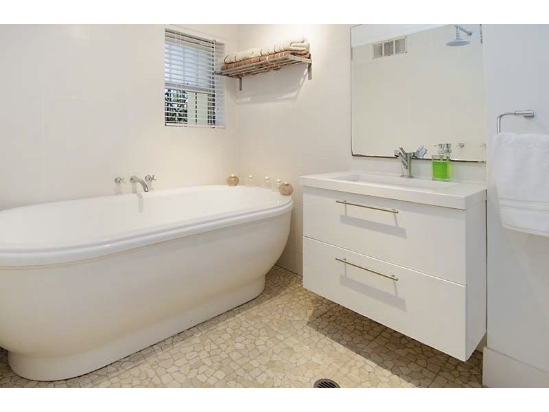 2/9 Rossiter Parade, Hamilton QLD 4007