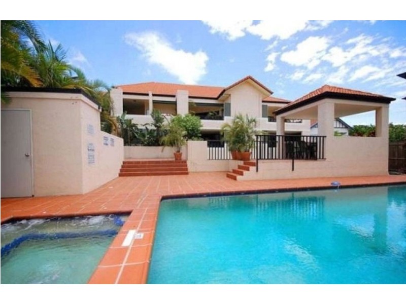 8/47 – 49 Racecourse Road, Hamilton QLD 4007