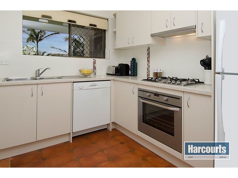 4/34 Winchester Street, Hamilton QLD 4007