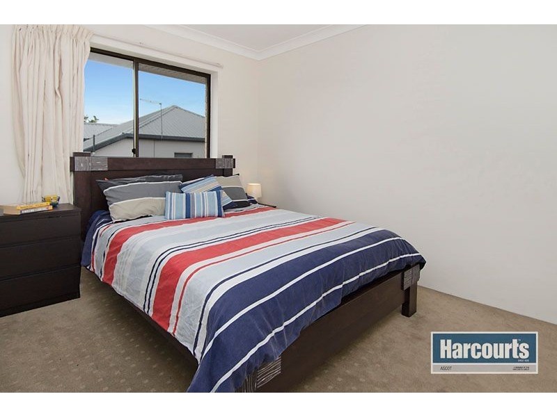 4/34 Winchester Street, Hamilton QLD 4007