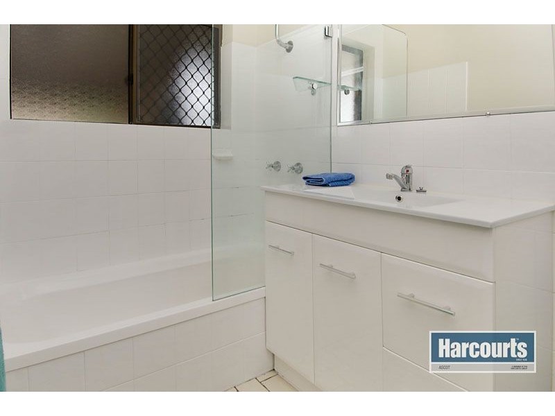 4/34 Winchester Street, Hamilton QLD 4007