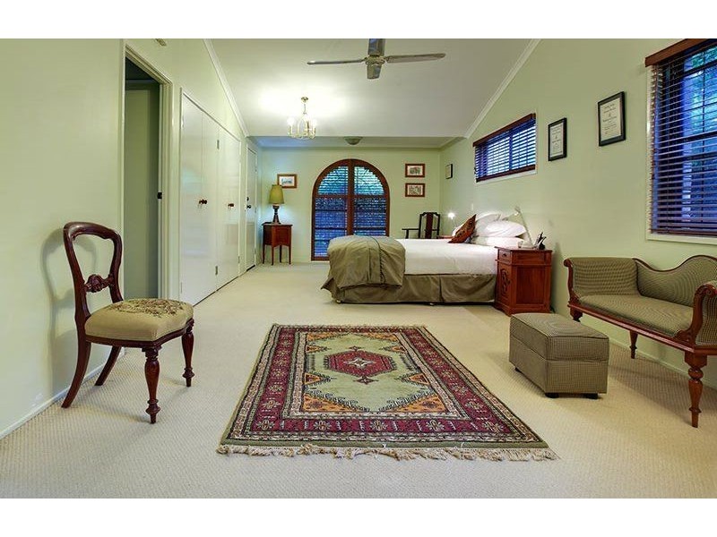 39 Sparkes Avenue, Hamilton QLD 4007