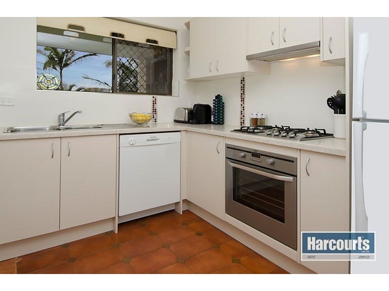 4/34 Winchester Street, Hamilton QLD 4007