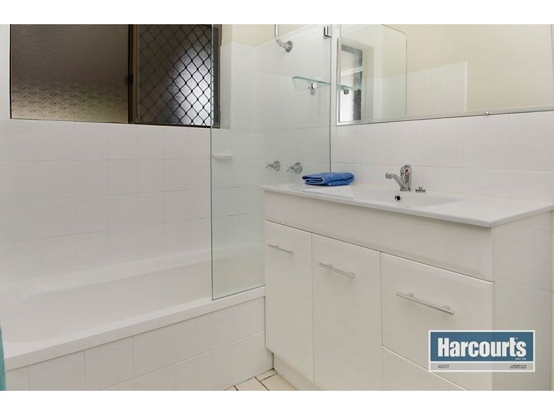 4/34 Winchester Street, Hamilton QLD 4007