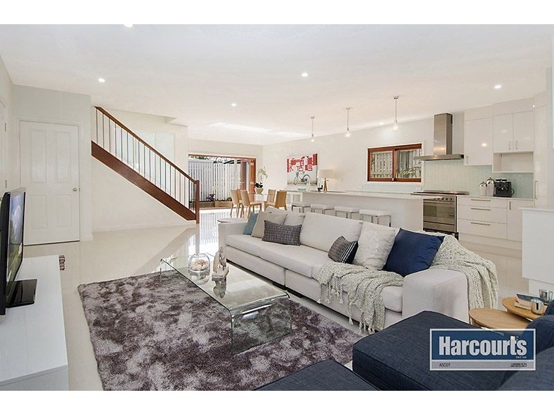 2 Brook Street, Hendra QLD 4011