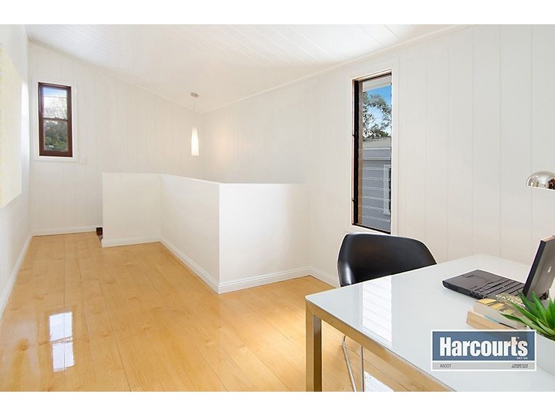 2 Brook Street, Hendra QLD 4011