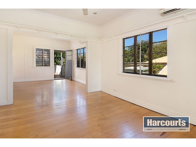 43 Pleystowe Crescent, Hendra QLD 4011