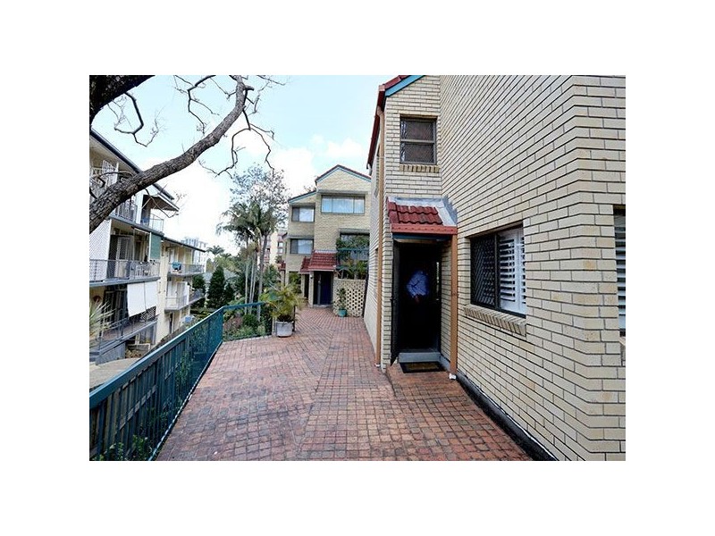 4/19 Llewellyn Street, New Farm QLD 4005