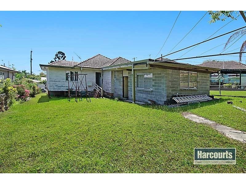 208 Hamilton Road, Wavell Heights QLD 4012