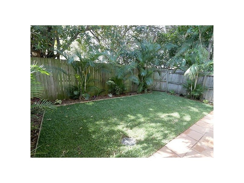 2/24 Hilda Street, Hamilton QLD 4007