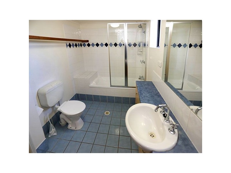 2/24 Hilda Street, Hamilton QLD 4007